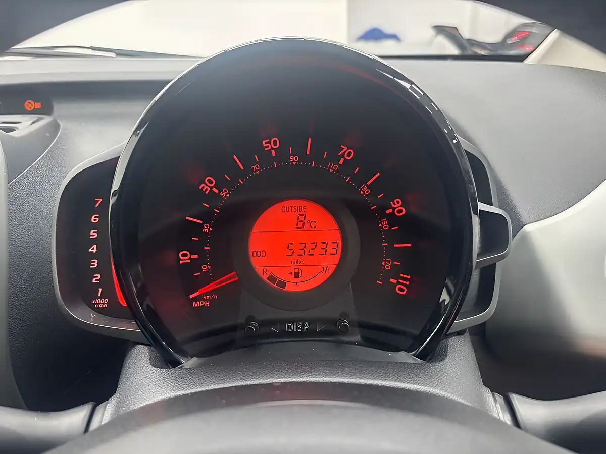 Used 2017 Toyota Aygo X-Play White - Interior and Exterior details 11