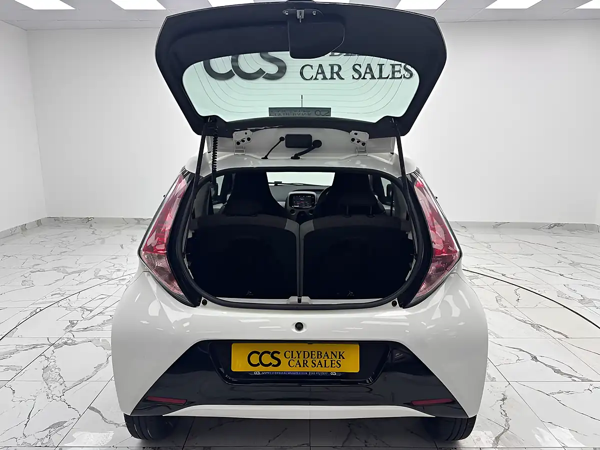 Used 2017 Toyota Aygo X-Play White - Interior and Exterior details 15