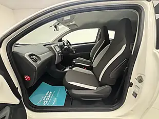 Used 2017 Toyota Aygo X-Play White - Interior and Exterior details 18