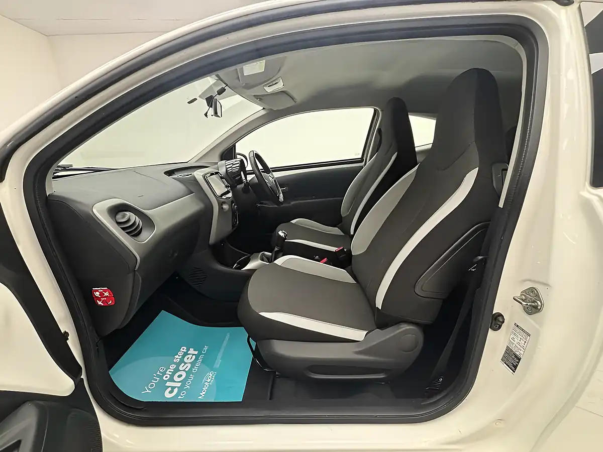 Used 2017 Toyota Aygo X-Play White - Interior and Exterior details 18