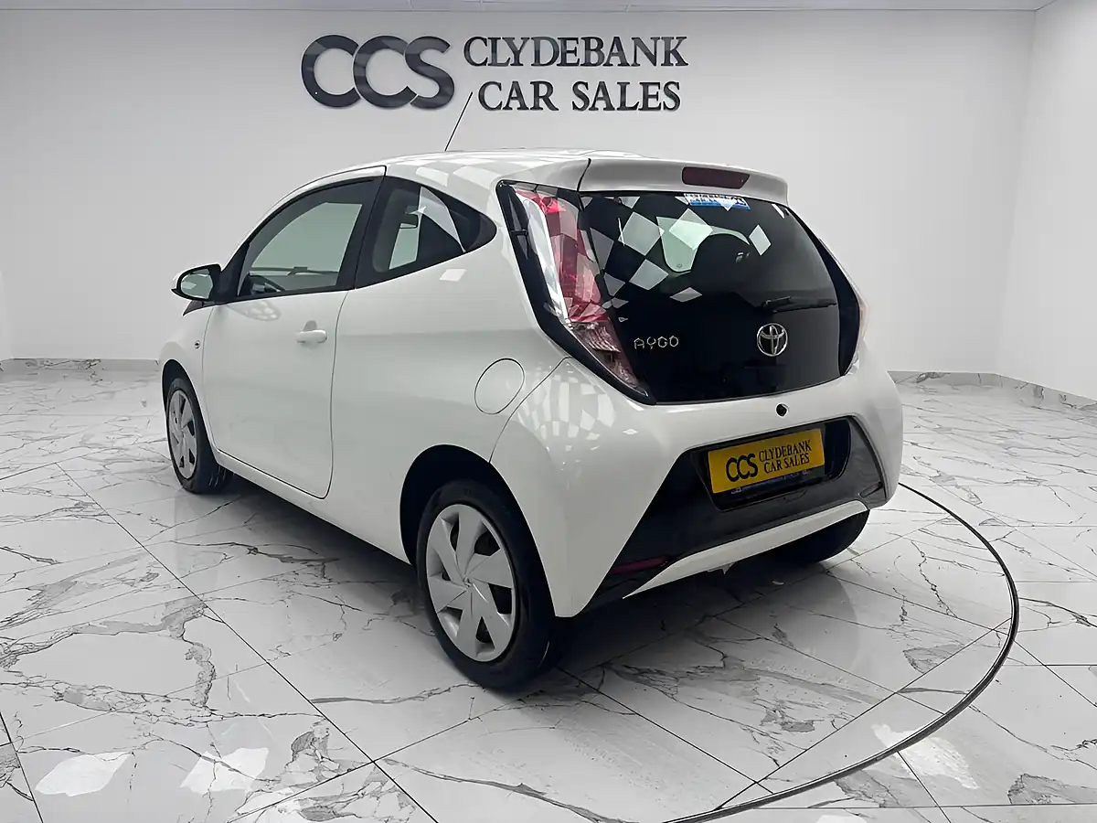 Used 2017 Toyota Aygo X-Play White - Interior and Exterior details 5