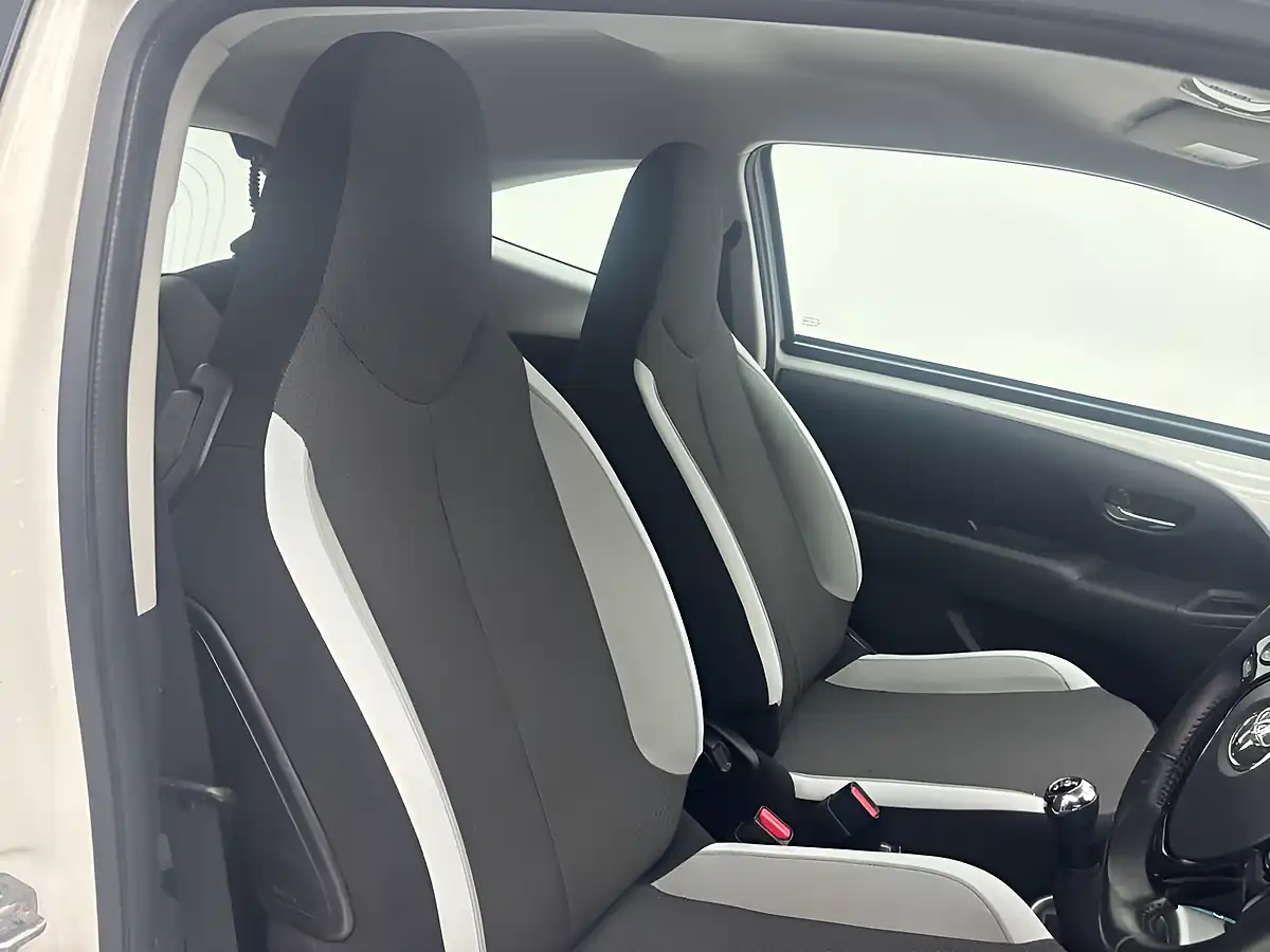 Used 2017 Toyota Aygo X-Play White - Interior and Exterior details 7