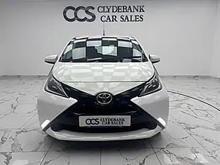 Used 2017 Toyota Aygo X-Play White - Interior and Exterior details 8