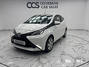 Used 2017 Toyota Aygo X-Play White - Interior and Exterior details 9