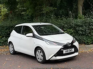 Used 2017 Toyota Aygo X-Play White - Interior and Exterior details 3