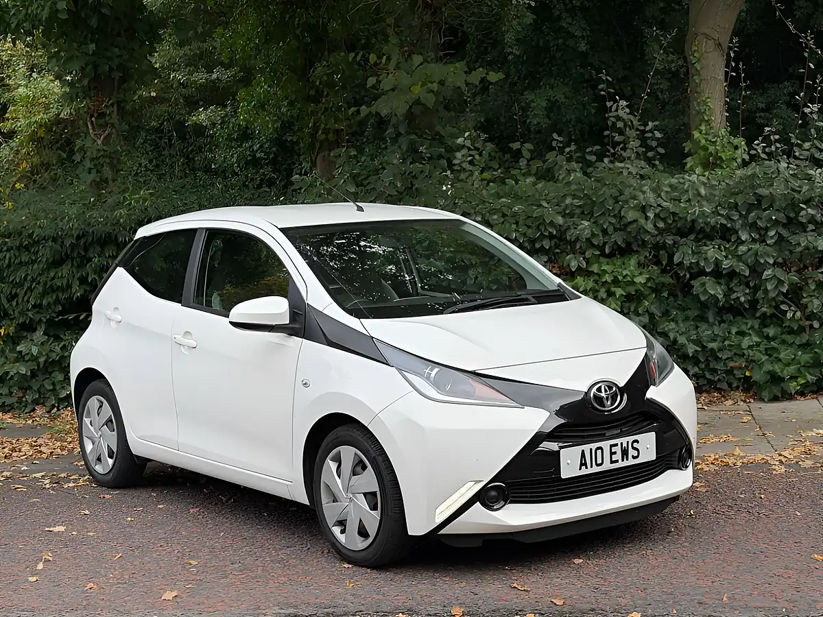 Used 2017 Toyota Aygo X-Play White - Interior and Exterior details 3
