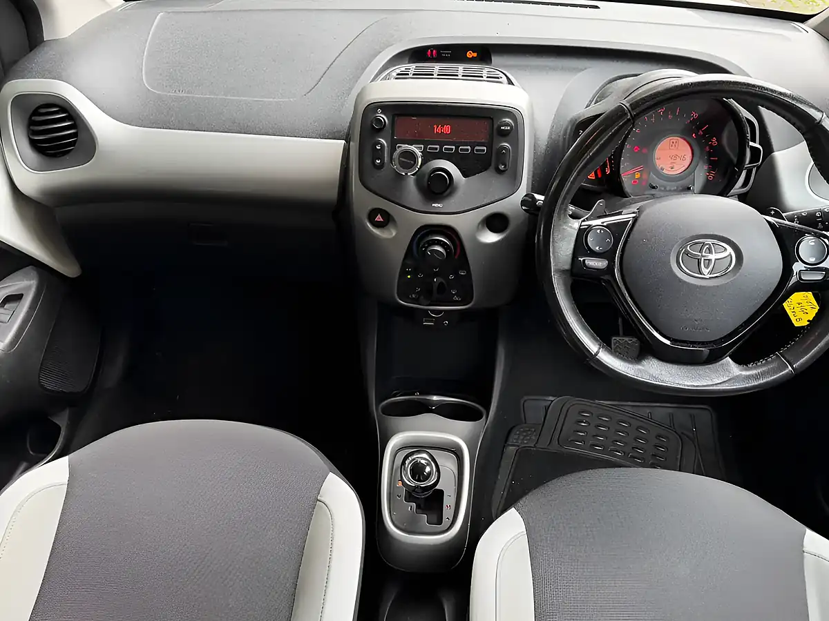 Used 2017 Toyota Aygo X-Play White - Interior and Exterior details 6
