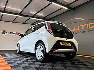 Used 2017 Toyota Aygo X-Play White - Interior and Exterior details 3