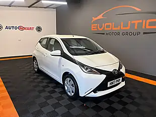 Used 2017 Toyota Aygo X-Play White - Interior and Exterior details 4