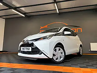 Used 2017 Toyota Aygo X-Play White - Interior and Exterior details 7