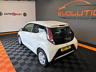 Used 2017 Toyota Aygo X-Play White - Interior and Exterior details 8