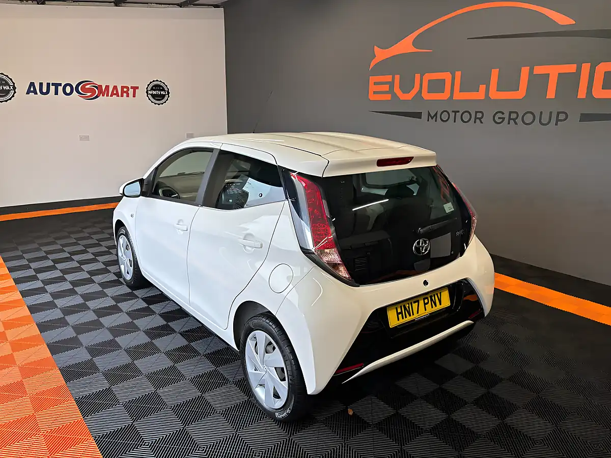 Used 2017 Toyota Aygo X-Play White - Interior and Exterior details 8