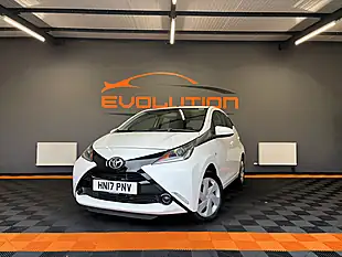 Used 2017 Toyota Aygo X-Play White - Interior and Exterior details 9