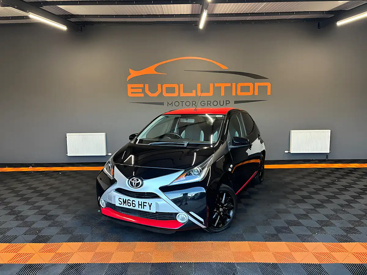 Used 2017 Toyota Aygo X-Press Black - Front View