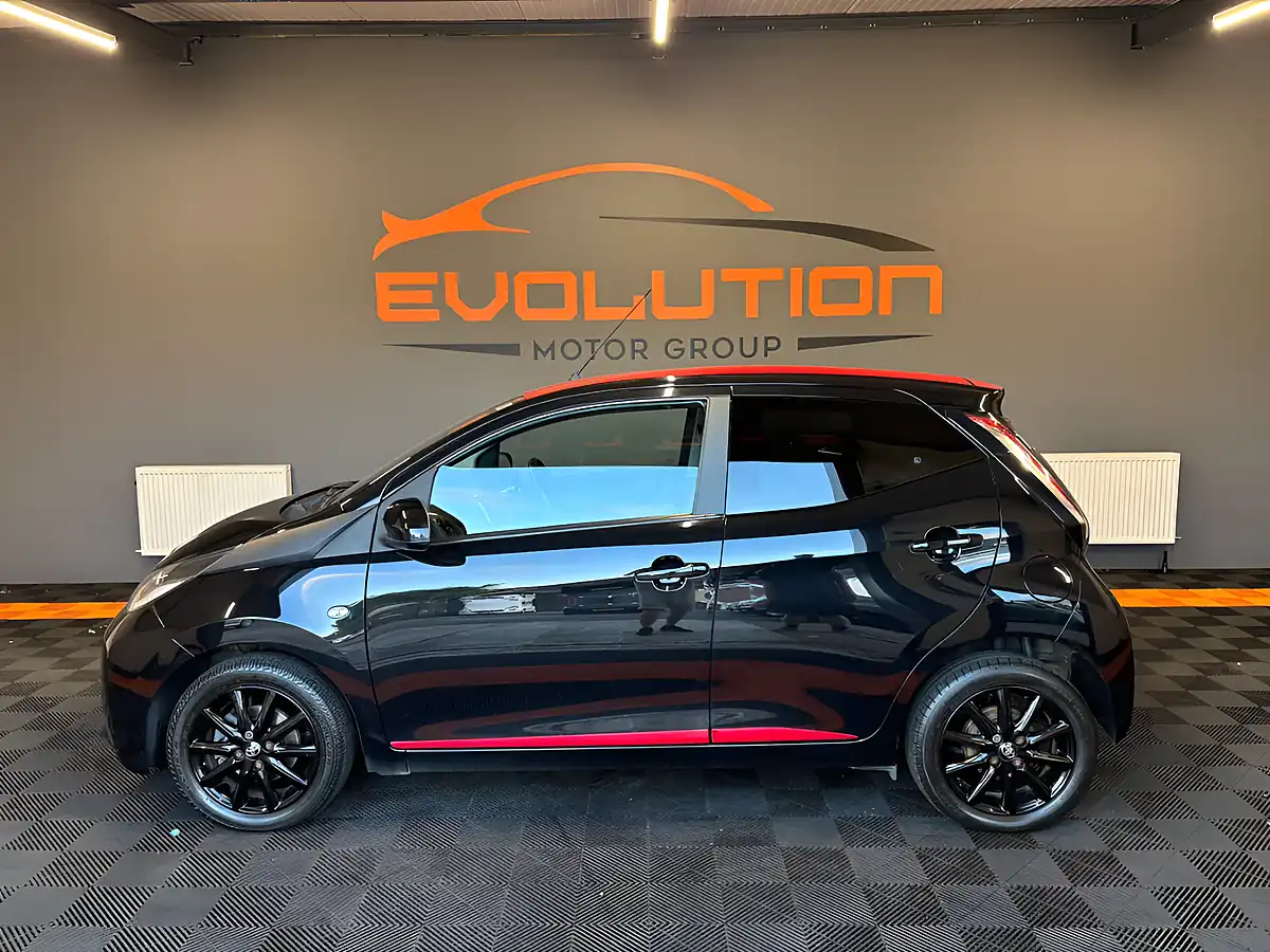 Used 2017 Toyota Aygo X-Press Black - Interior and Exterior details 11