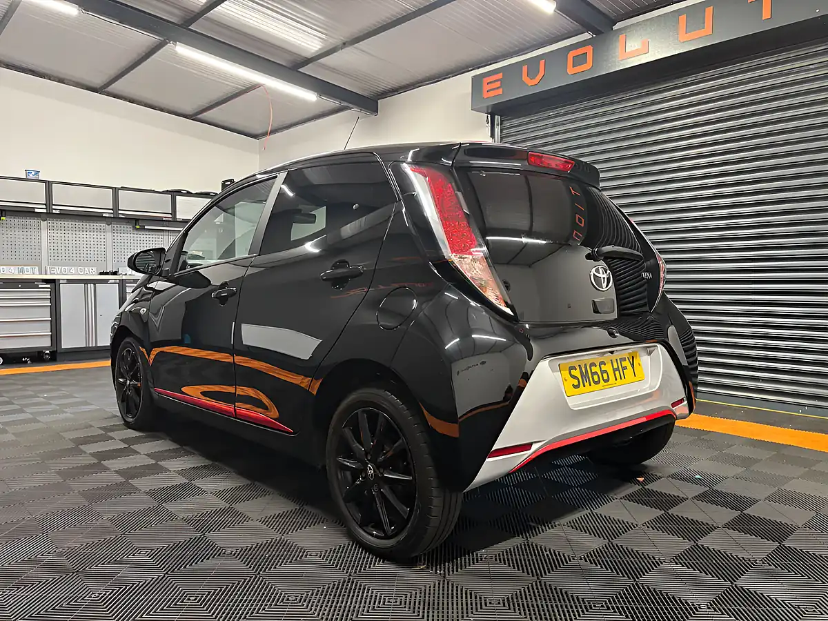 Used 2017 Toyota Aygo X-Press Black - Interior and Exterior details 15