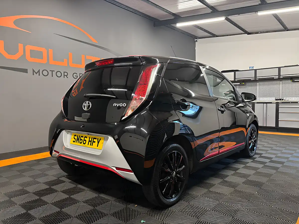 Used 2017 Toyota Aygo X-Press Black - Interior and Exterior details 18