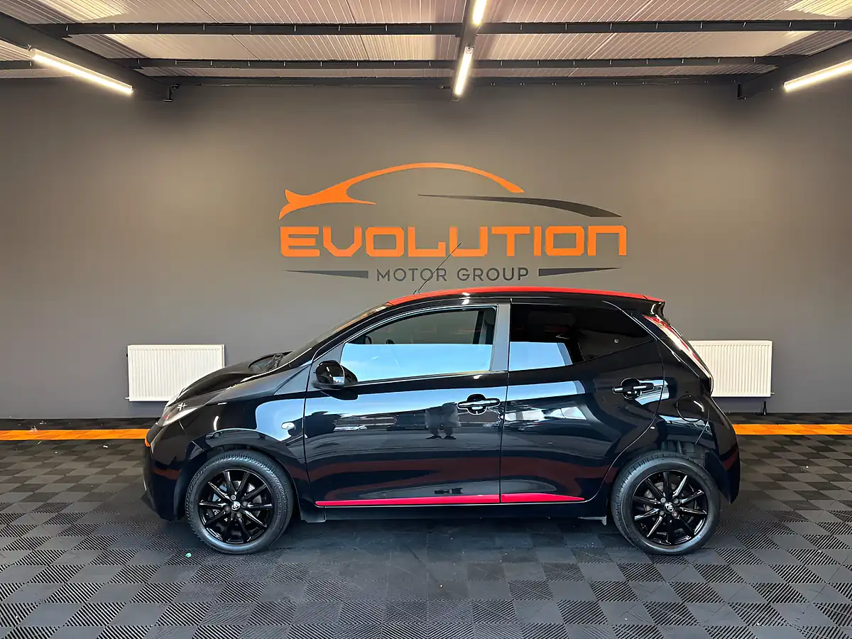 Used 2017 Toyota Aygo X-Press Black - Interior and Exterior details 9