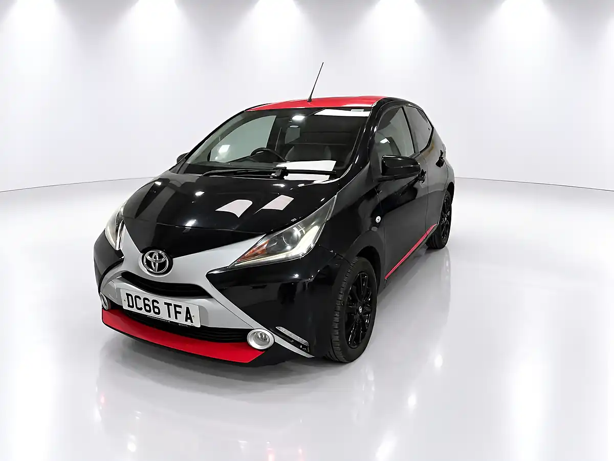 Used 2017 Toyota Aygo X-Press Black - Interior and Exterior details 4