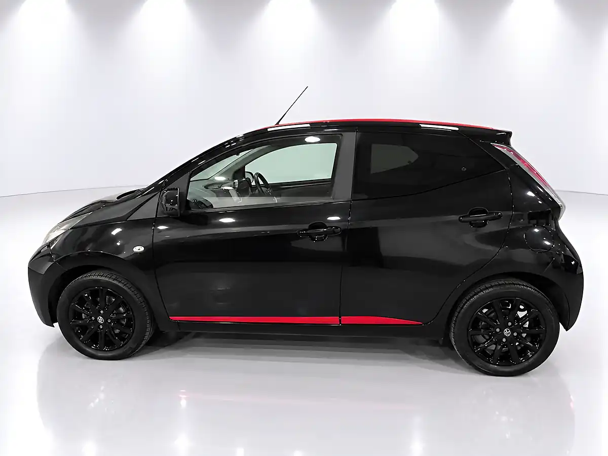 Used 2017 Toyota Aygo X-Press Black - Interior and Exterior details 5