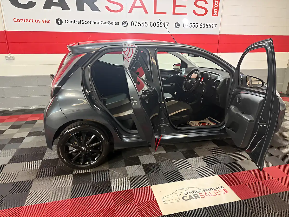 Used 2017 Toyota Aygo X-Press Grey - Interior and Exterior details 4