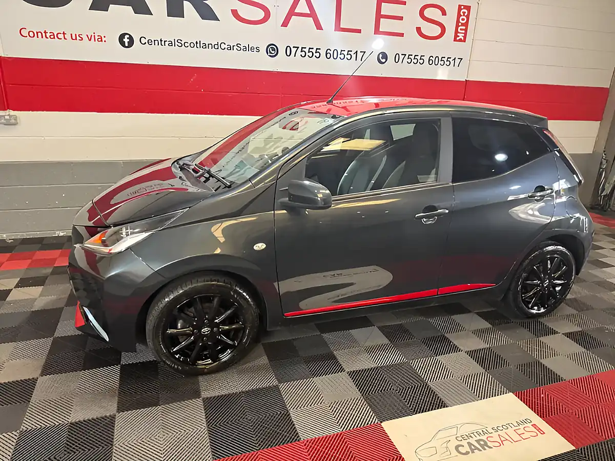 Used 2017 Toyota Aygo X-Press Grey - Interior and Exterior details 9