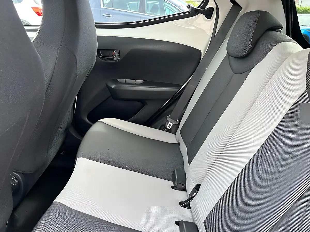 Used 2017 Toyota Aygo X-Press White - Interior and Exterior details 11