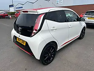 Used 2017 Toyota Aygo X-Press White - Interior and Exterior details 4