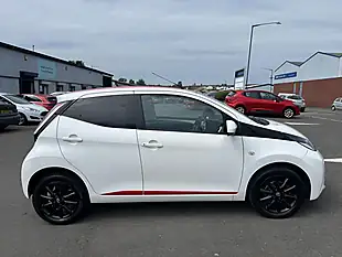 Used 2017 Toyota Aygo X-Press White - Interior and Exterior details 5