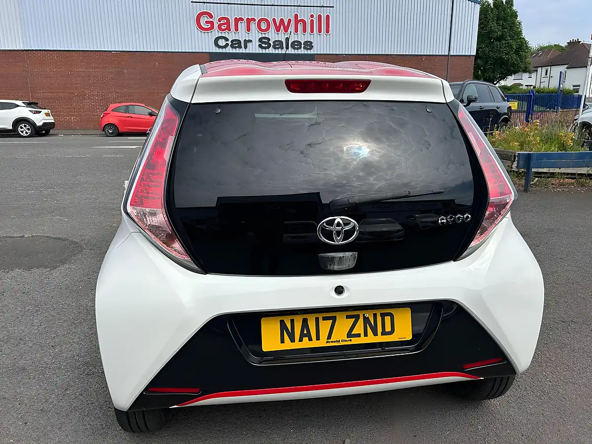 Used 2017 Toyota Aygo X-Press White - Interior and Exterior details 8
