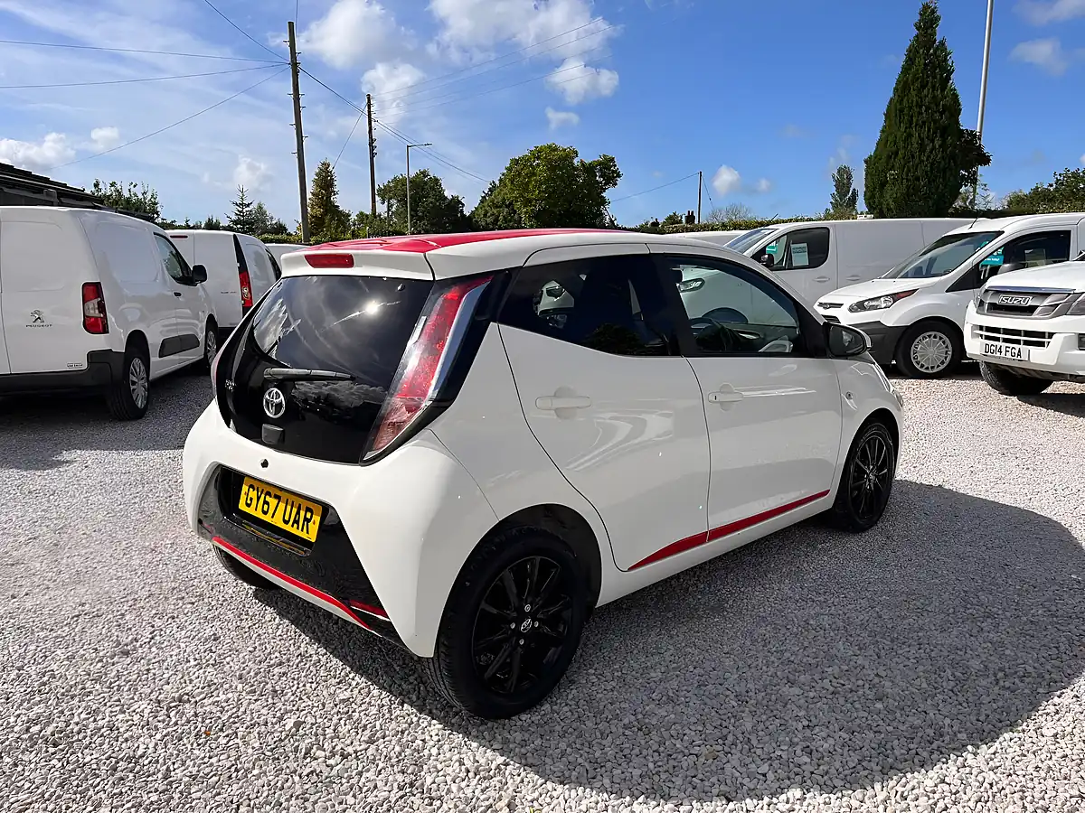 Used 2017 Toyota Aygo X-Press White - Interior and Exterior details 10