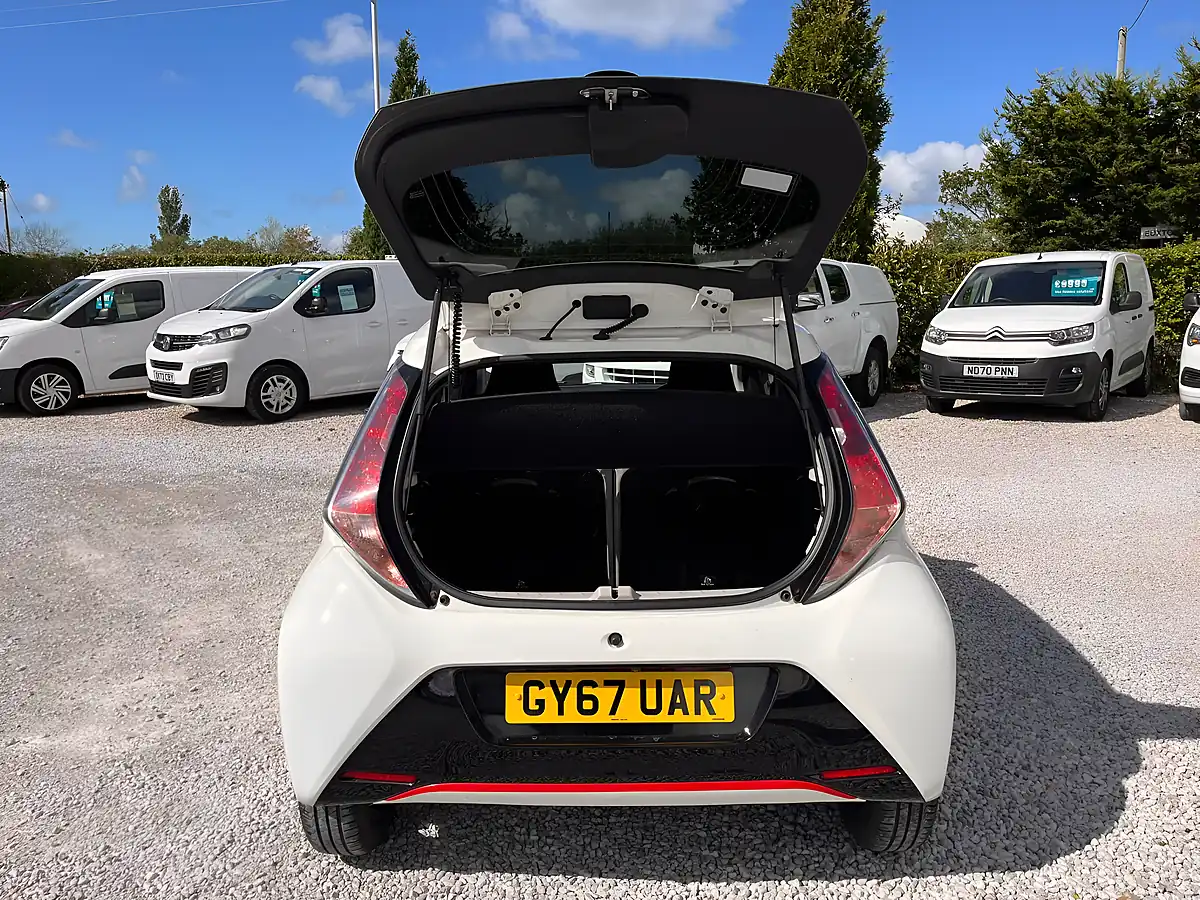 Used 2017 Toyota Aygo X-Press White - Interior and Exterior details 11