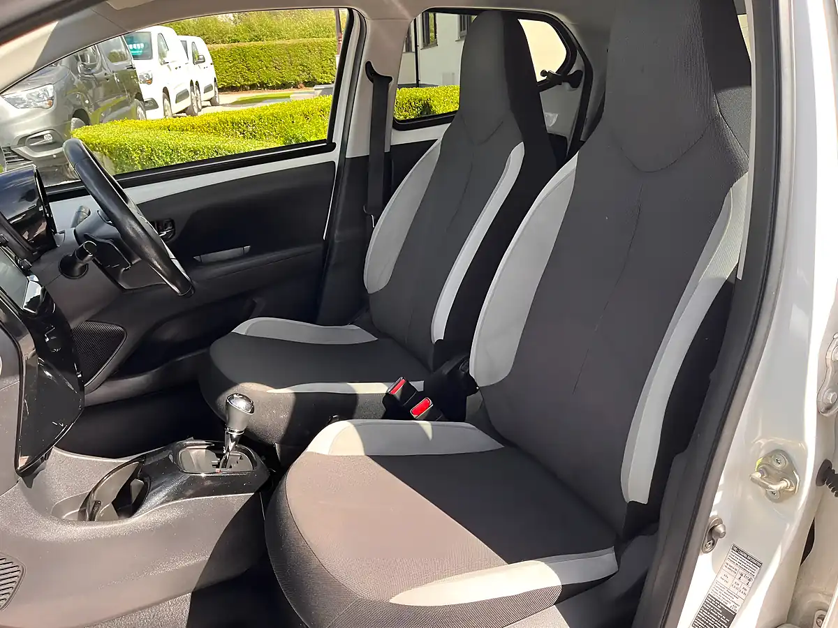 Used 2017 Toyota Aygo X-Press White - Interior and Exterior details 14