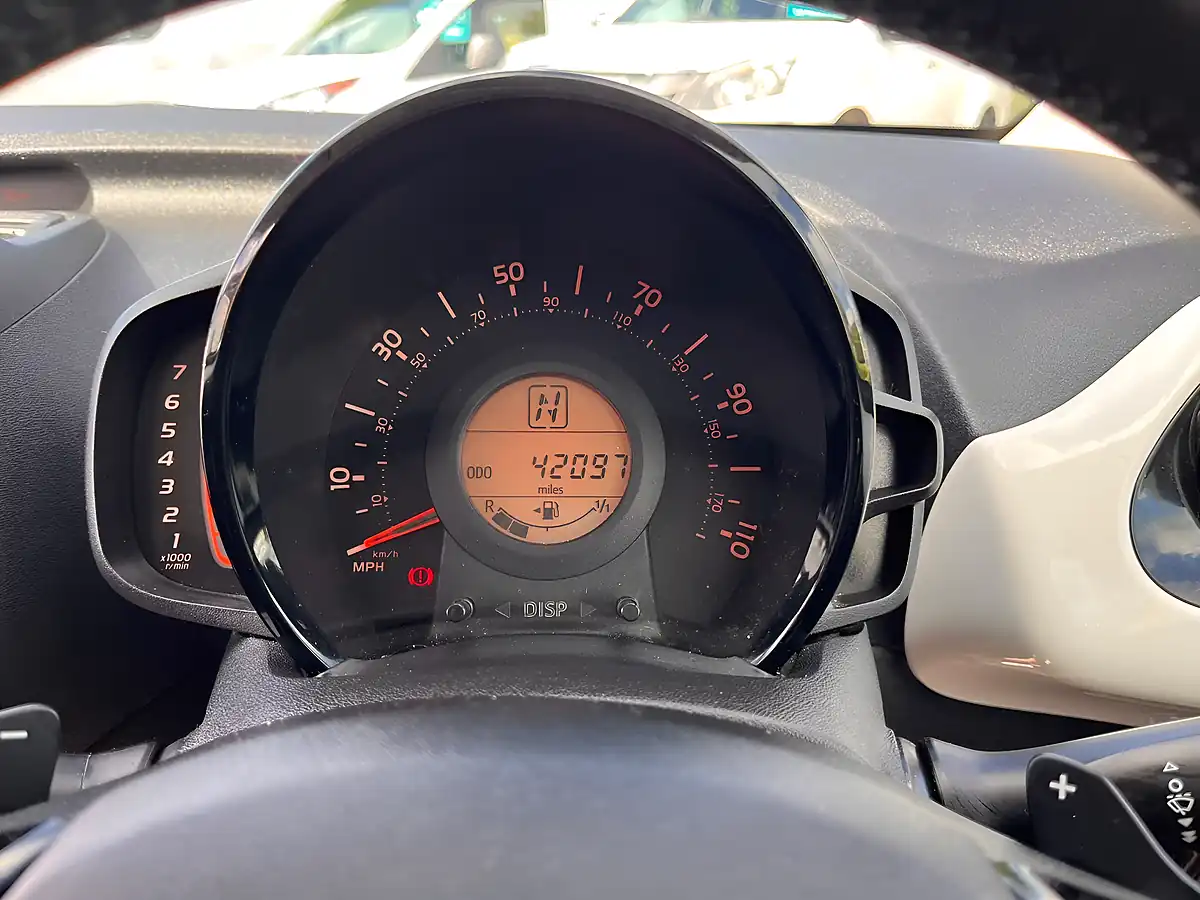 Used 2017 Toyota Aygo X-Press White - Interior and Exterior details 19