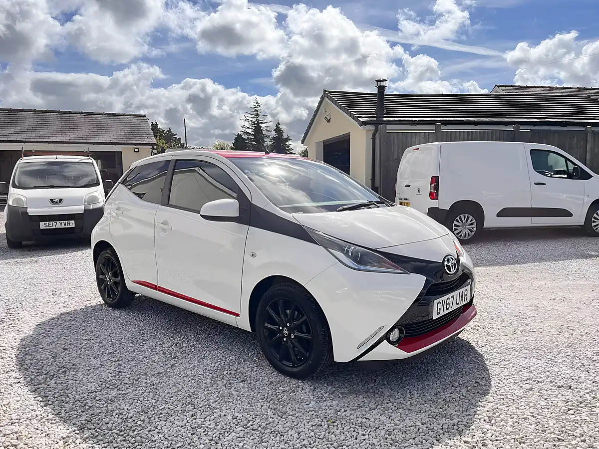 Used 2017 Toyota Aygo X-Press White - Interior and Exterior details 2