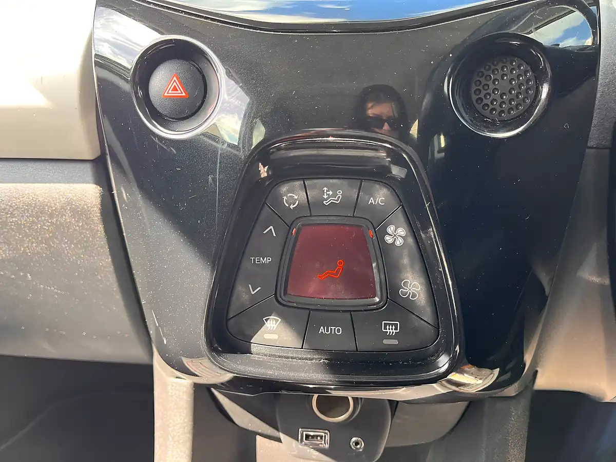 Used 2017 Toyota Aygo X-Press White - Interior and Exterior details 20