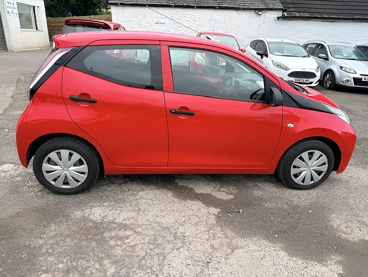 Used 2017 Toyota Aygo X Red - Interior and Exterior details 3