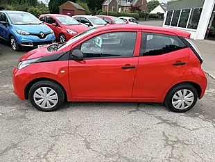Used 2017 Toyota Aygo X Red - Interior and Exterior details 4