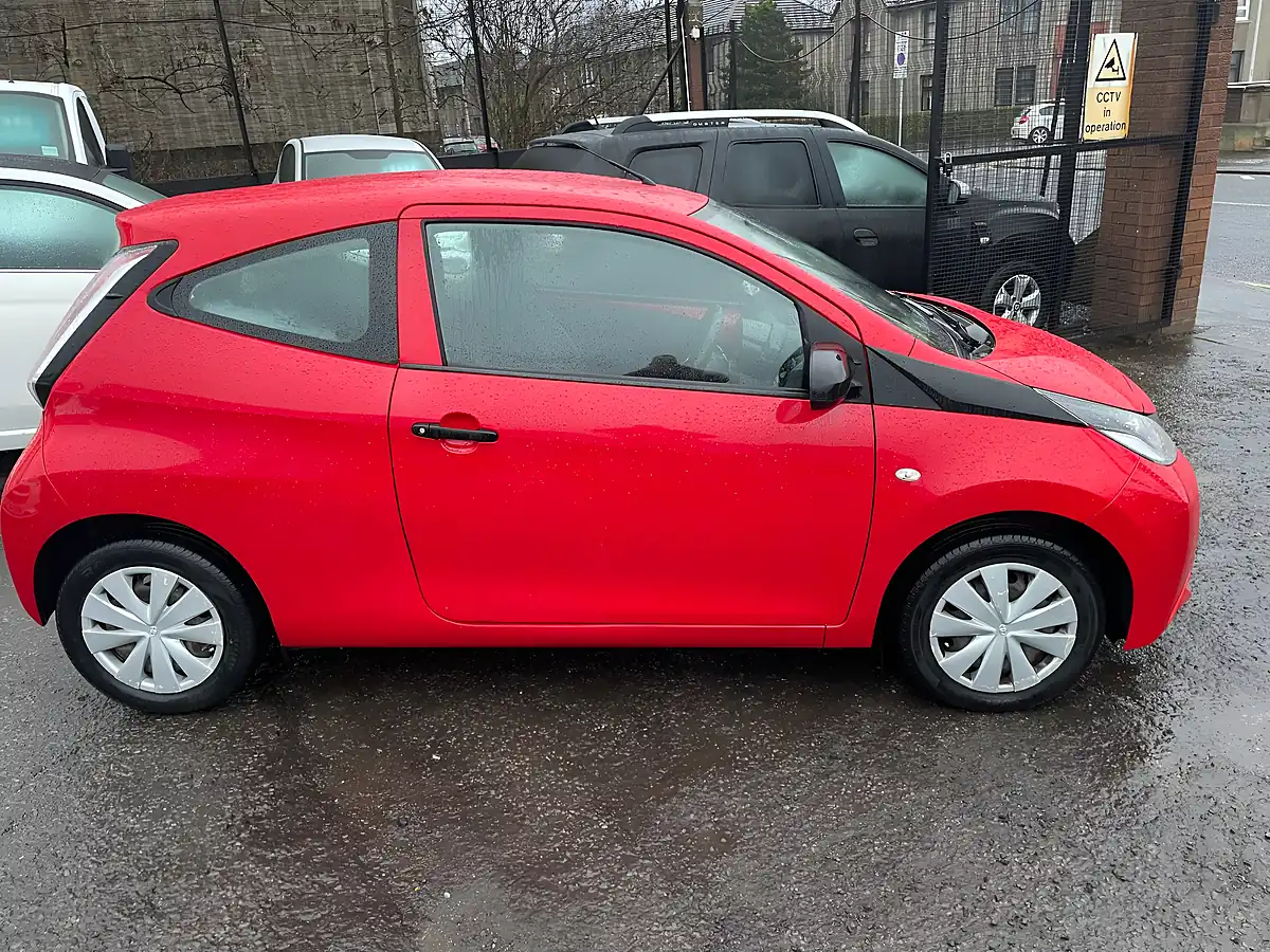Used 2017 Toyota Aygo X Red - Interior and Exterior details 3