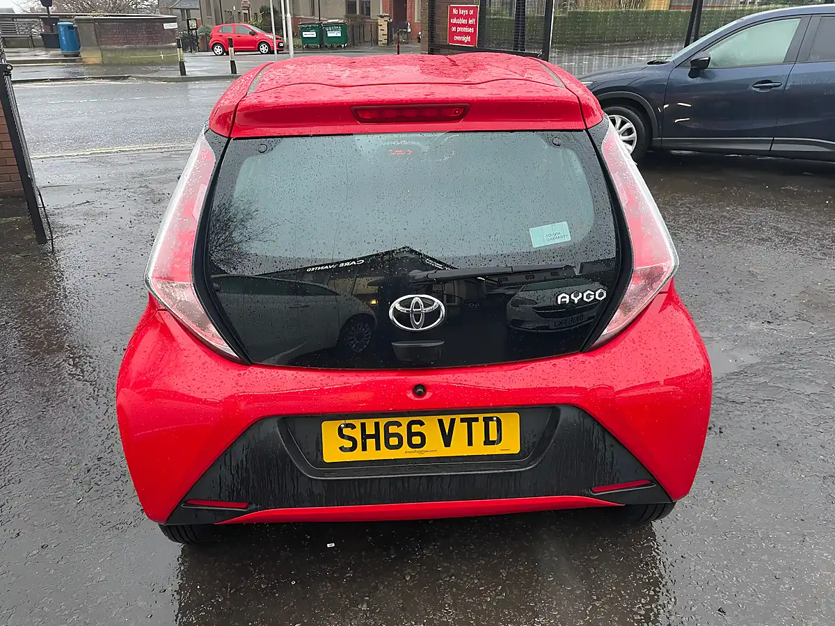 Used 2017 Toyota Aygo X Red - Interior and Exterior details 5