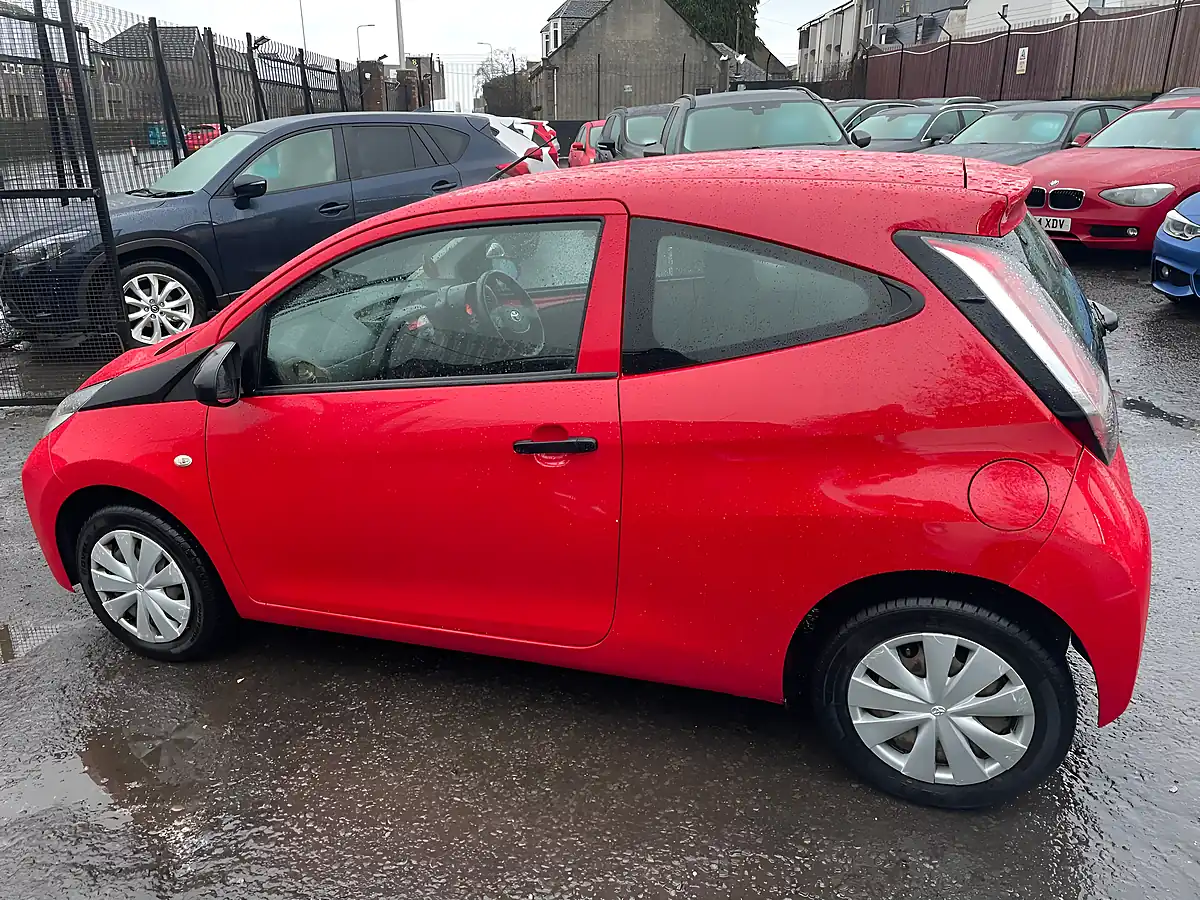 Used 2017 Toyota Aygo X Red - Interior and Exterior details 7