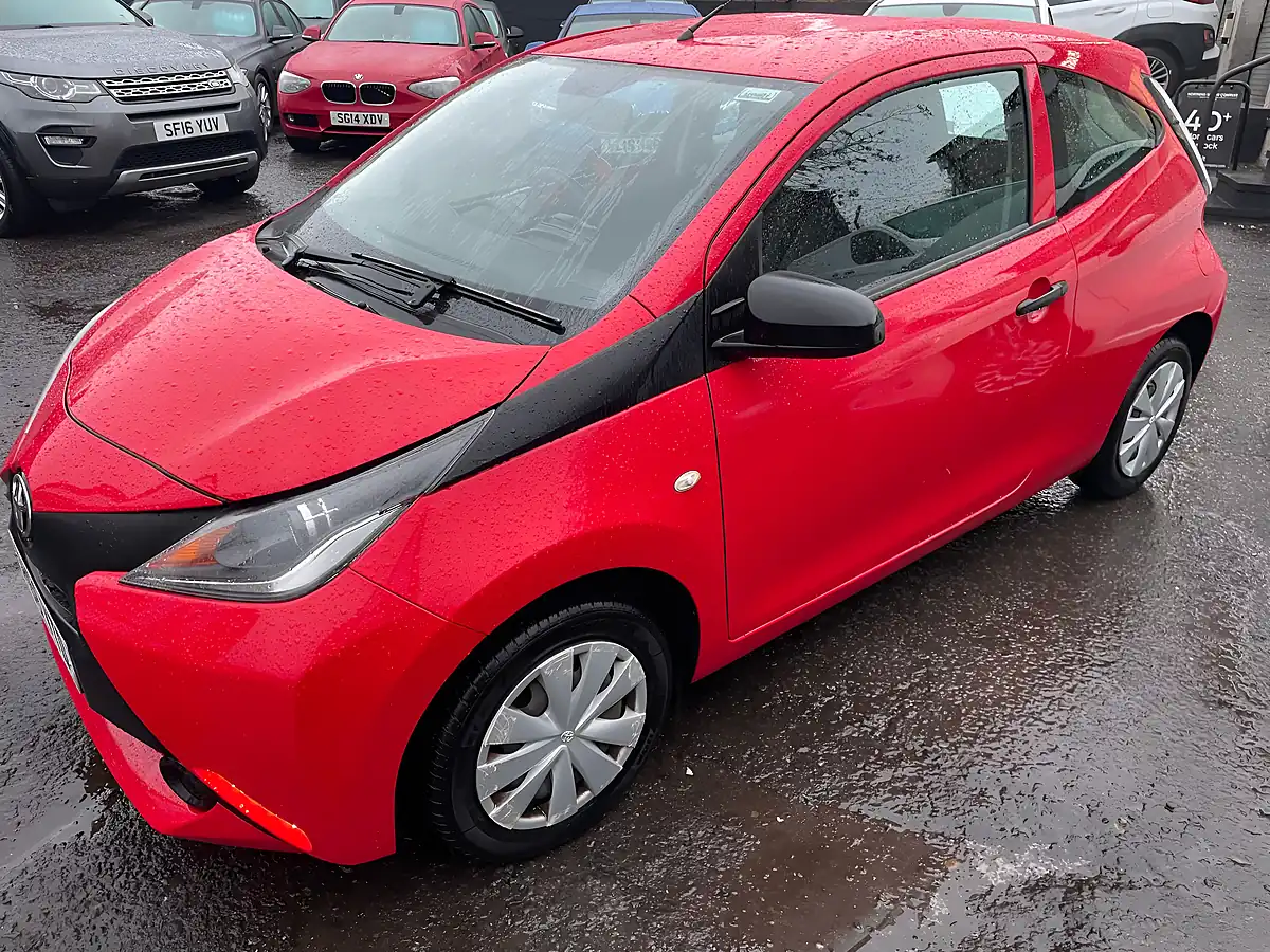 Used 2017 Toyota Aygo X Red - Interior and Exterior details 8