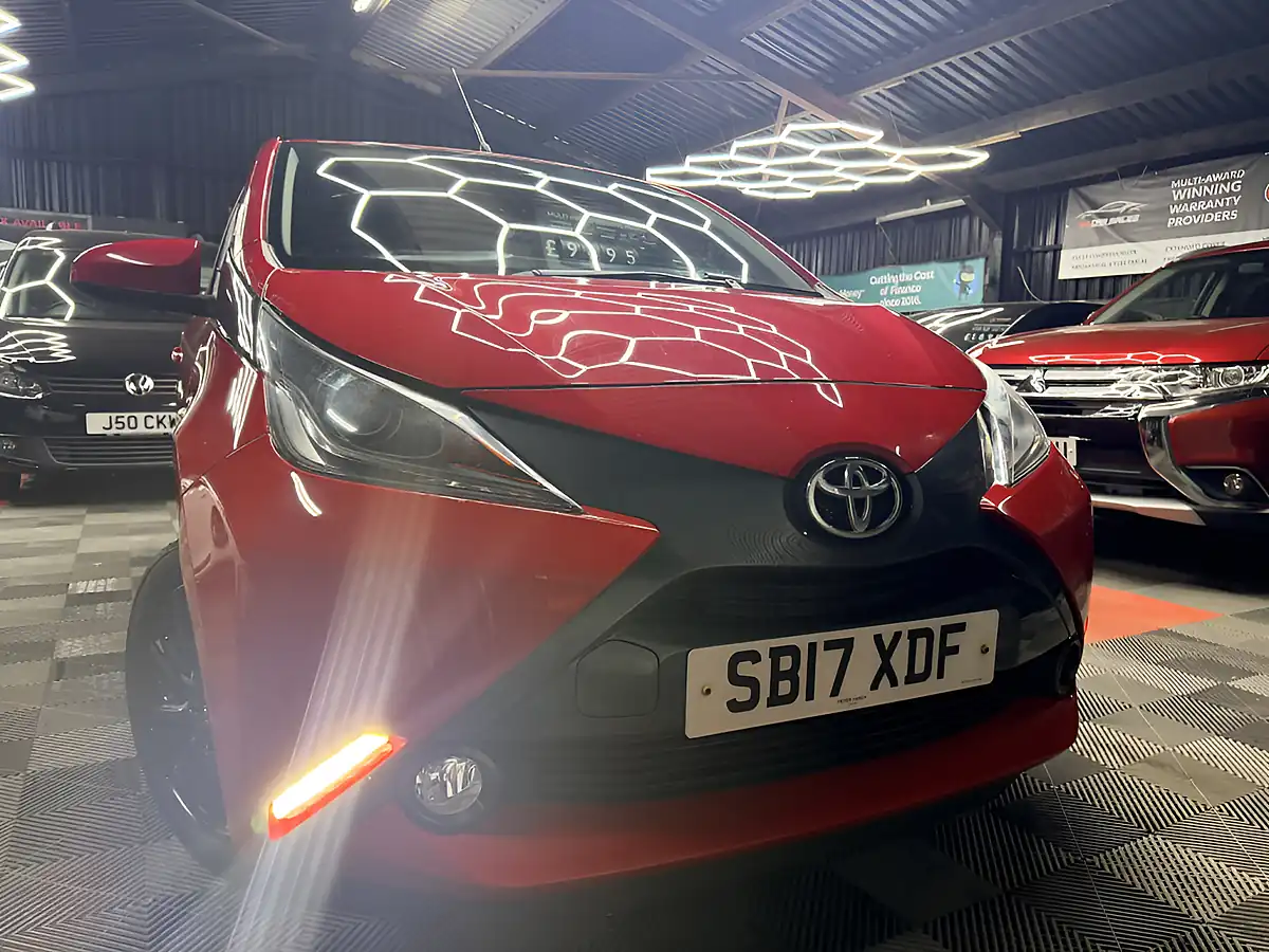Used 2017 Toyota Aygo X-Style Red - Front View