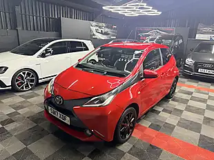 Used 2017 Toyota Aygo X-Style Red - Interior and Exterior details 12