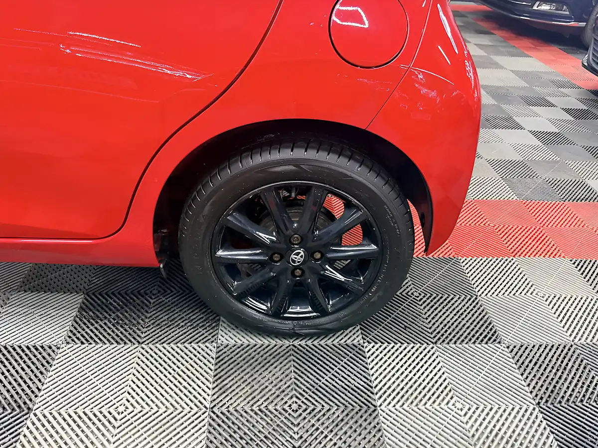 Used 2017 Toyota Aygo X-Style Red - Interior and Exterior details 14