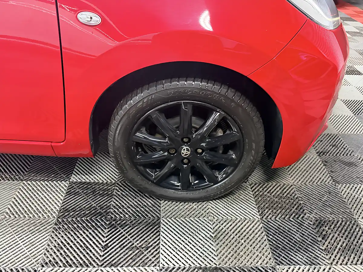 Used 2017 Toyota Aygo X-Style Red - Interior and Exterior details 15