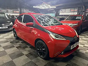 Used 2017 Toyota Aygo X-Style Red - Interior and Exterior details 4