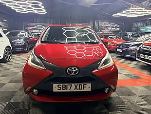 Used 2017 Toyota Aygo X-Style Red - Interior and Exterior details 5