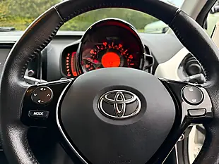 Used 2017 Toyota Aygo X-Style White - Interior and Exterior details 19