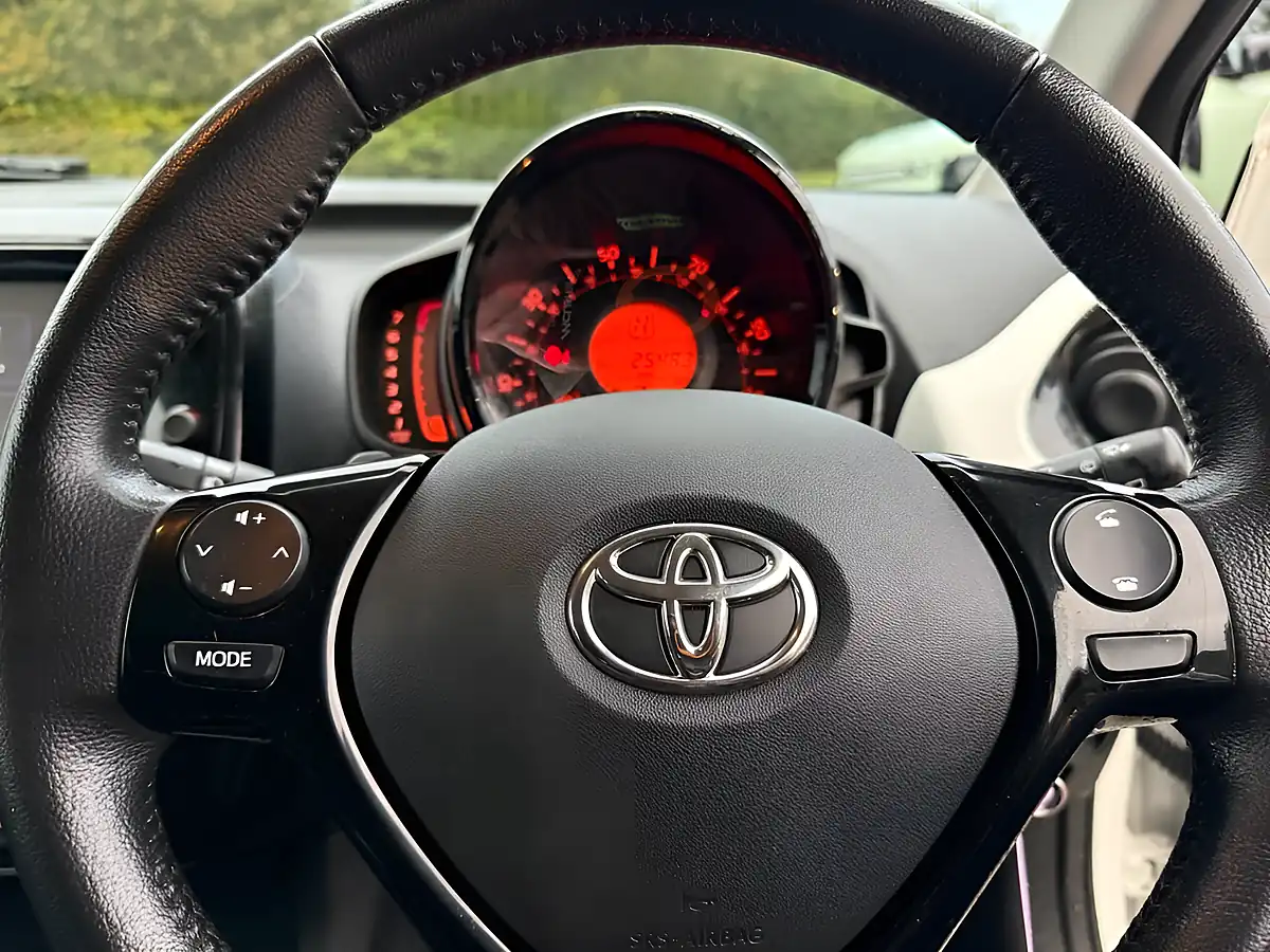 Used 2017 Toyota Aygo X-Style White - Interior and Exterior details 19